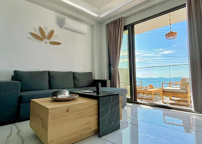 Candi Luxury Suites 2