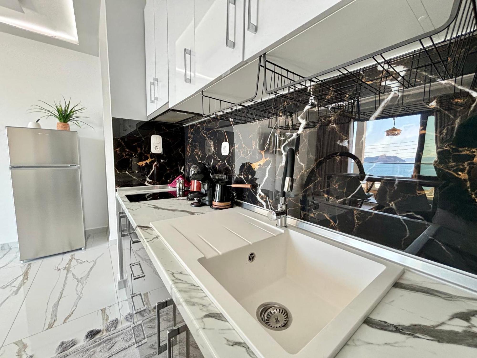 Candi Luxury 2 Apartment Neos Marmaras