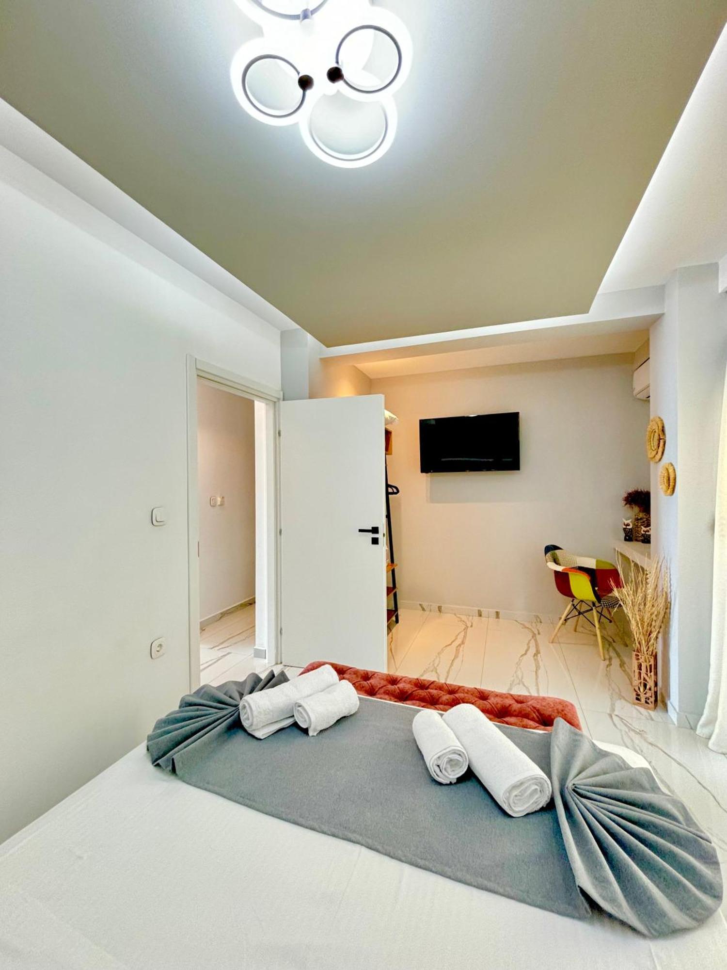 Candi Luxury 2